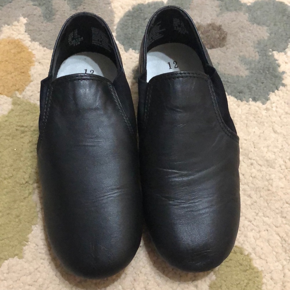 Black jazz shoes